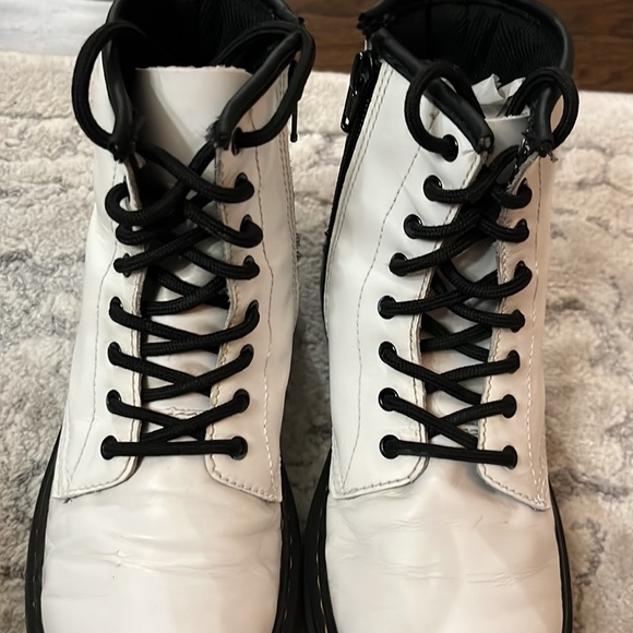 Dr. Martens white 1460 8-Eye boots Womens Size 5/Girl 3 - Picture 10 of 17